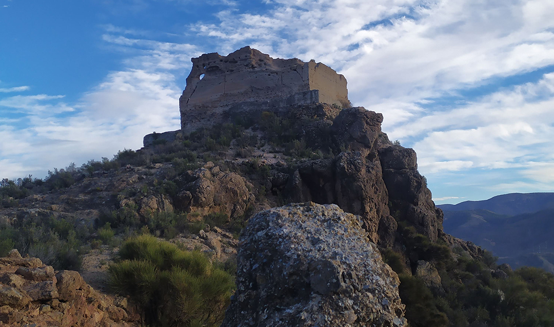 «Las fortificaciones medievales de la Alpujarra Alta desde la Arqueología de la Arquitectura y del Paisaje», l Premio a la Mejor Tesis Doctoral en Arqueología